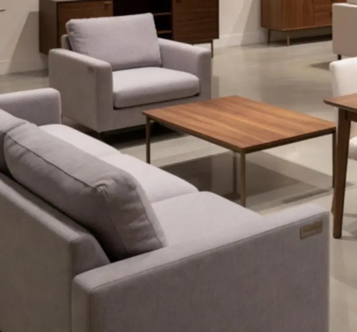 Lakberendezési márkák bútorainak kollekciója a Design Home játékban